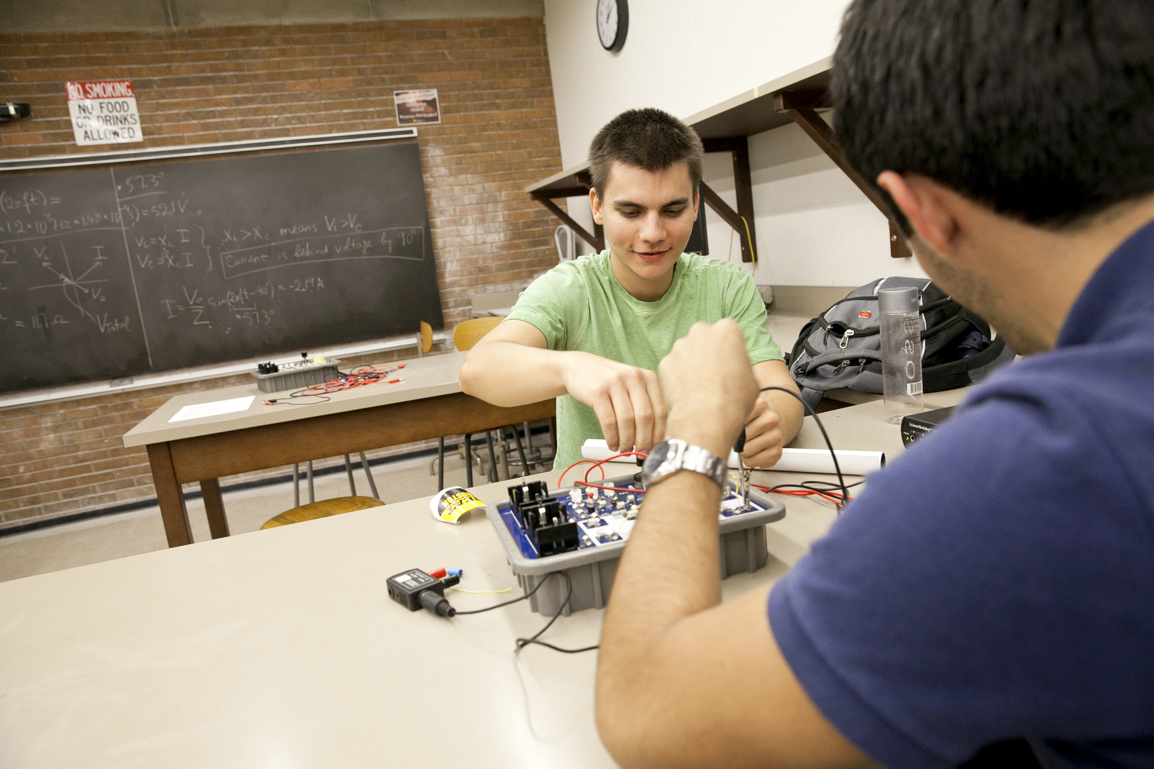 Two doctoral students win Department of Energy fellowships : News